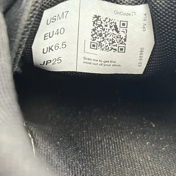 On Running On Cloud 5 Men’s 7 Shoes All Black Running Walking Sneaker Athletic - Picture 3 of 16